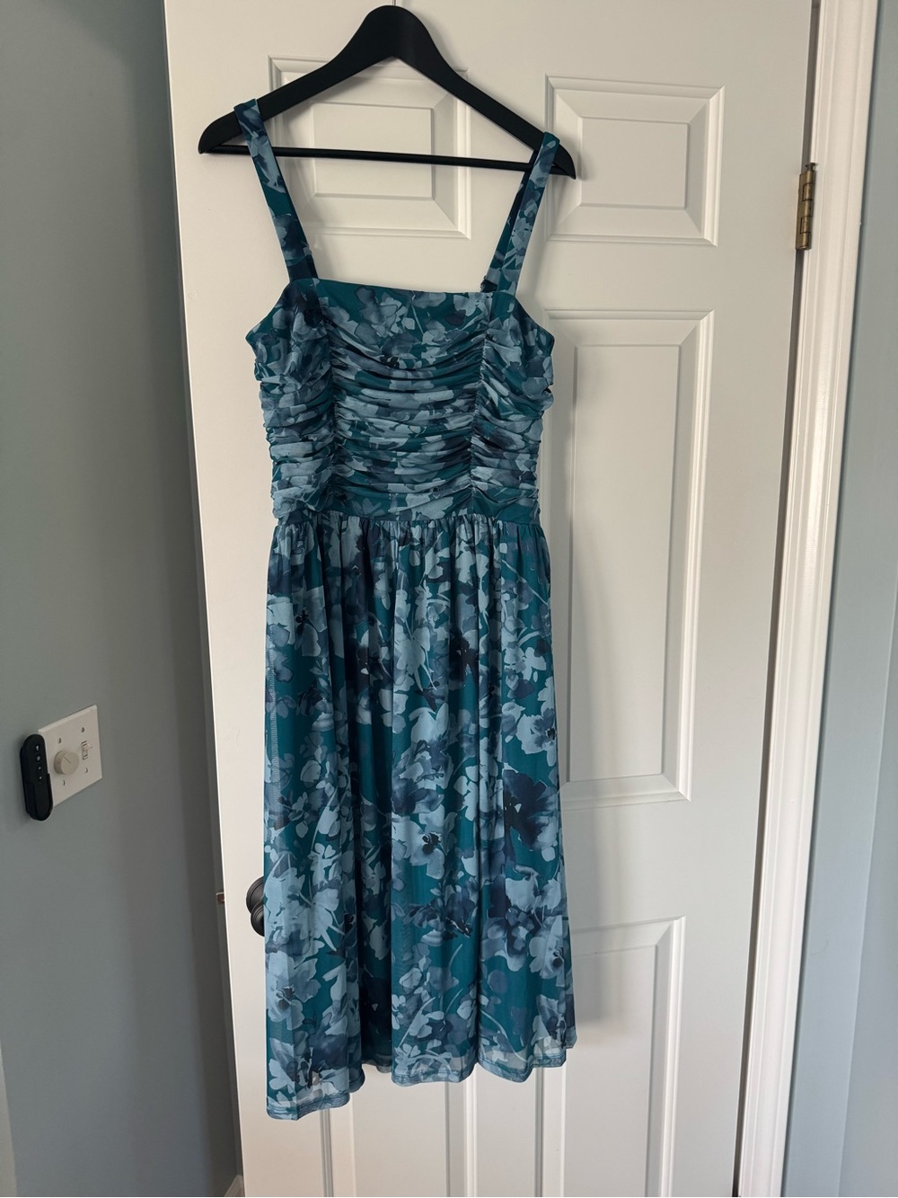 NEW! Stitch Fix Montgomery Ward
Teal Floral Midi Dress with Ruched Bodice - Picture 5 of 6